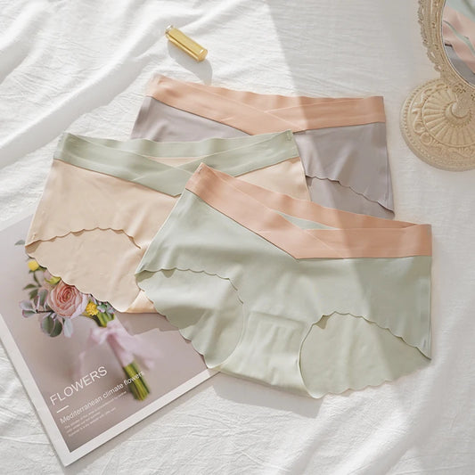 Ice Silk Seamless Comfortable Panties Happy Phoenix