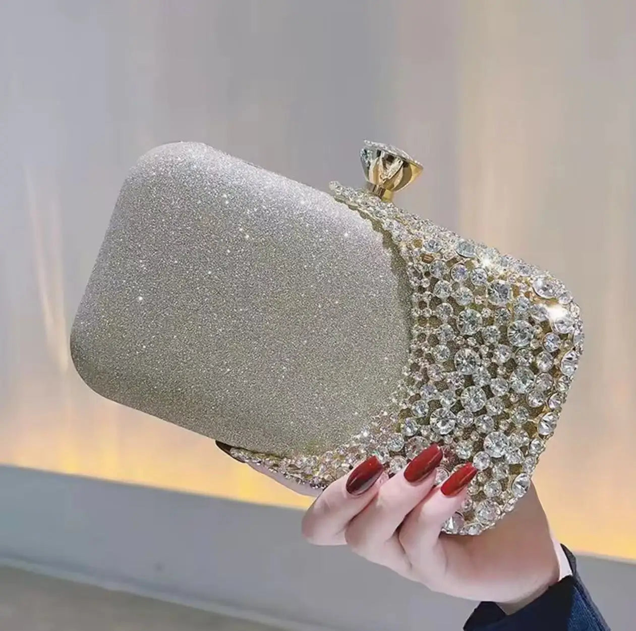 Exquisite Diamond-Adorned Clutch Happy Phoenix